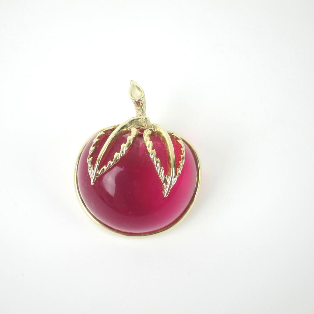 Vintage Sarah Coventry Red Apple Lucite Jelly Belly Brooch Pin Gold tone 1970s